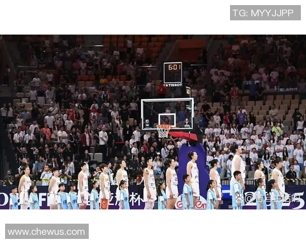 杭州篮球队战术引发热议球迷对球队策略的分歧与思考